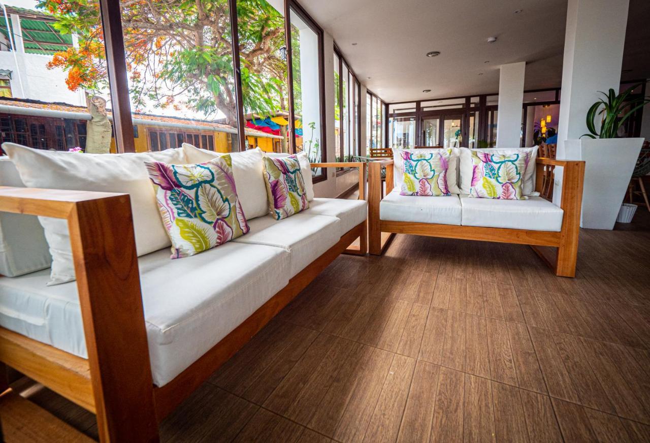 Hotel La Isla 阿约拉港 外观 照片